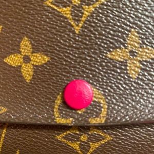 Louis Vuitton Emilie Wallet.  Amazing condition!